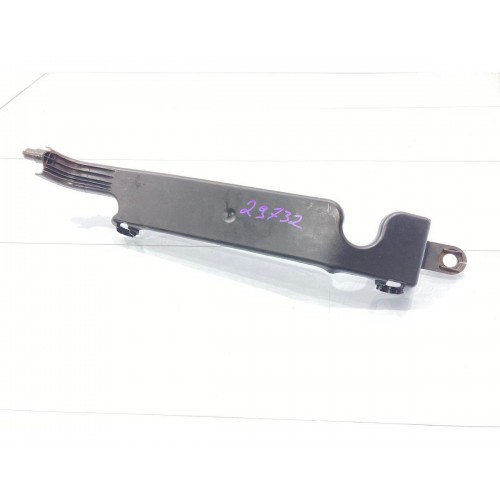 Defletor Longarina Direita Honda Wrv 201...